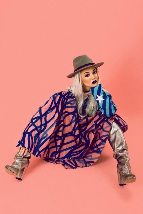 Galactic Pop-Art Cowgirl - фото 3