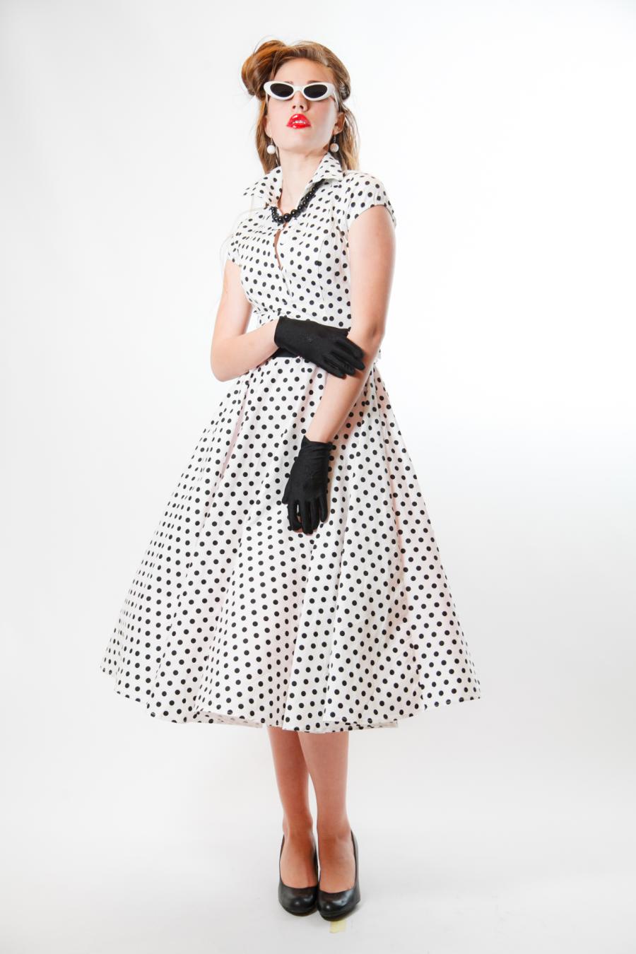 Monochromatic Polka Dot Chic - фото 1