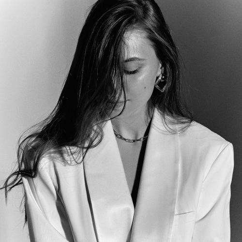 White Satin Power-Suit - фото 3